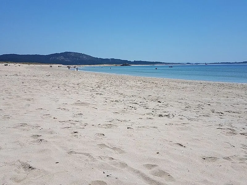 Playa de A Ladeira en Ribeira, A Coruña — foto 3 de 5