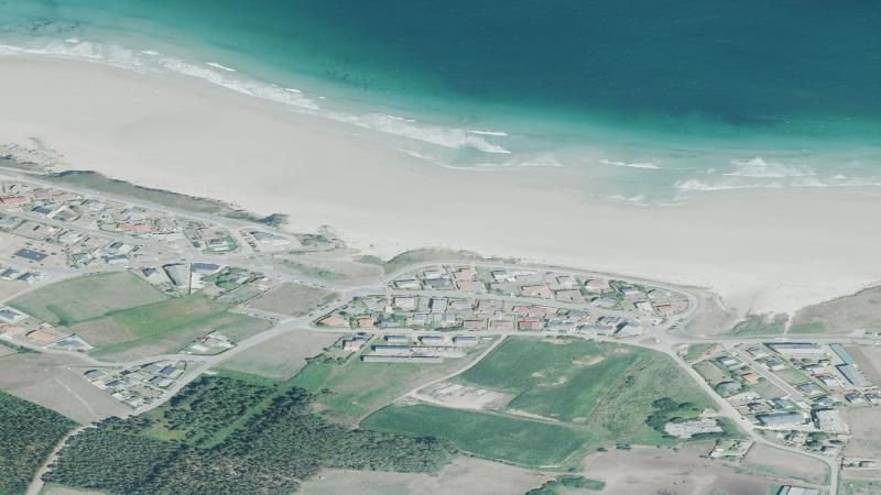 Vista aérea de Playa de Acantilado en Barreiros, Lugo