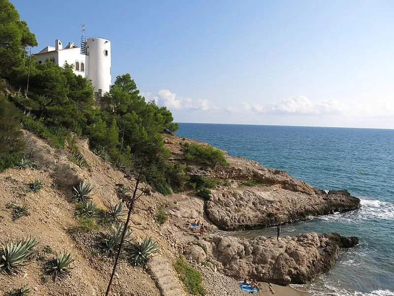Playa de Aiguadolç en Sitges, Barcelona — foto 2 de 3
