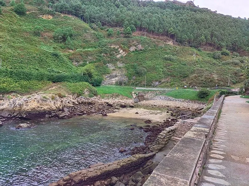 Playa Alabortza en Pasaia, Guipúzcoa — foto 3 de 4