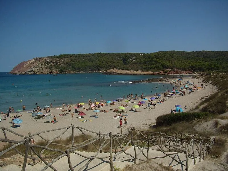 Playa Algaiarens en Ciutadella de Menorca, Islas Baleares — foto 2 de 10