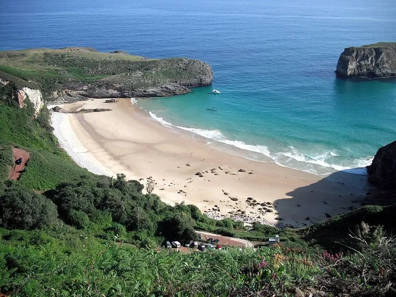 Playa Andrín en Llanes, Asturias — foto 3 de 4