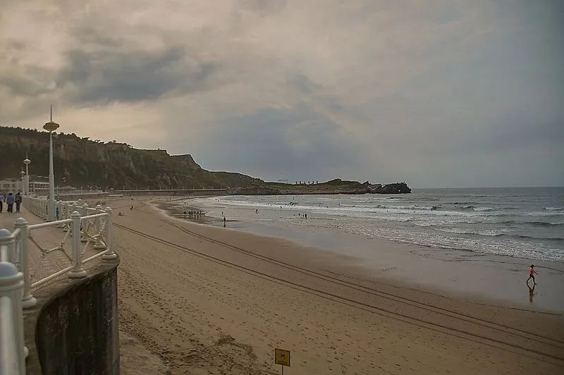 Playa de Arnao en Castrillón, Asturias — foto 5 de 6