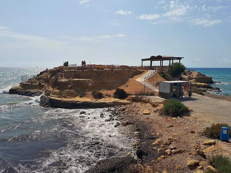 Playa Banyets de la Reina en El Campello, Alicante — foto 3 de 5