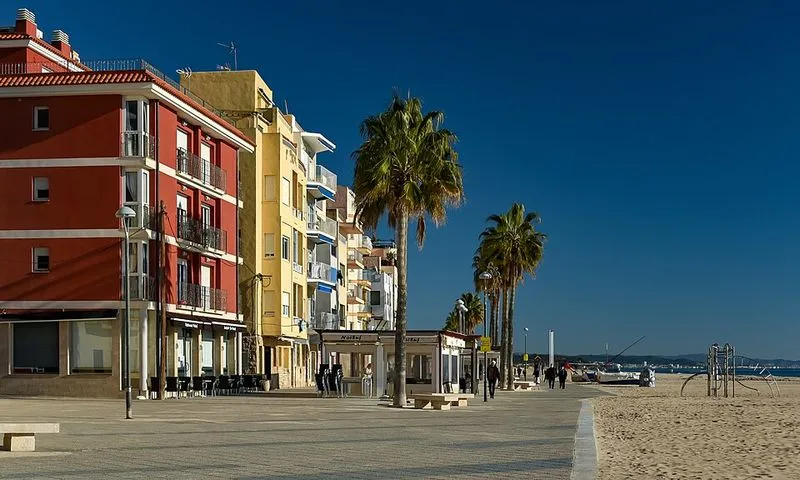 Playa de Barrio Marítimo en Torredembarra, Tarragona — foto 7 de 8
