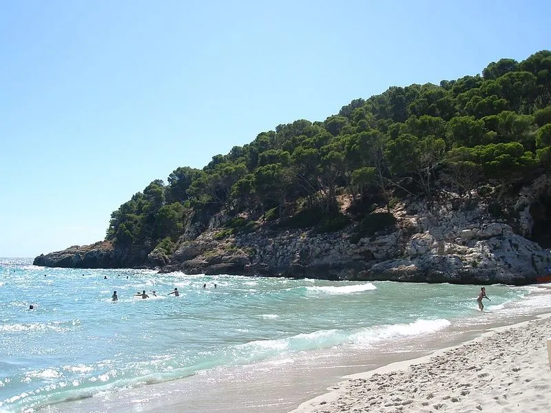 Playa de Binigaus en Es Migjorn Gran, Islas Baleares — foto 9 de 14