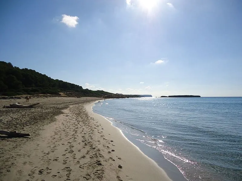 Playa de Binigaus en Es Migjorn Gran, Islas Baleares — foto 7 de 14