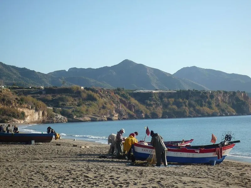 Playa Burriana en Nerja, Málaga — foto 4 de 9