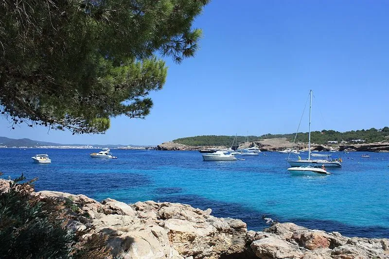 Playa Cala Bassa en Sant Josep de sa Talaia, Islas Baleares — foto 2 de 6