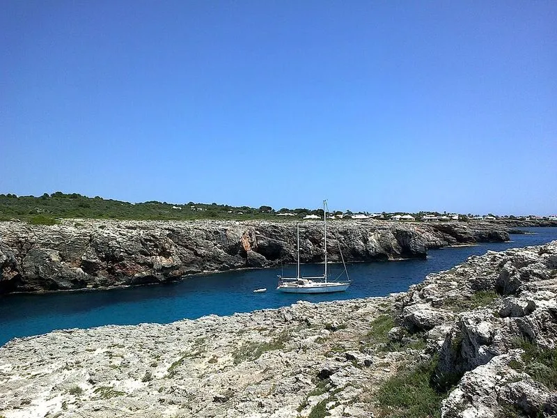 Playa Cala Binidali en Maó, Islas Baleares — foto 2 de 2