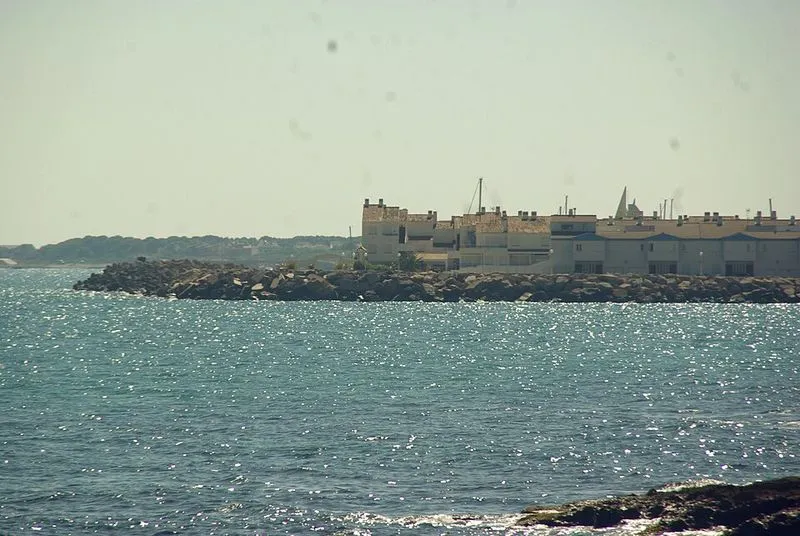Playa Cala Blanca en Alcalà de Xivert, Castellón — foto 3 de 5