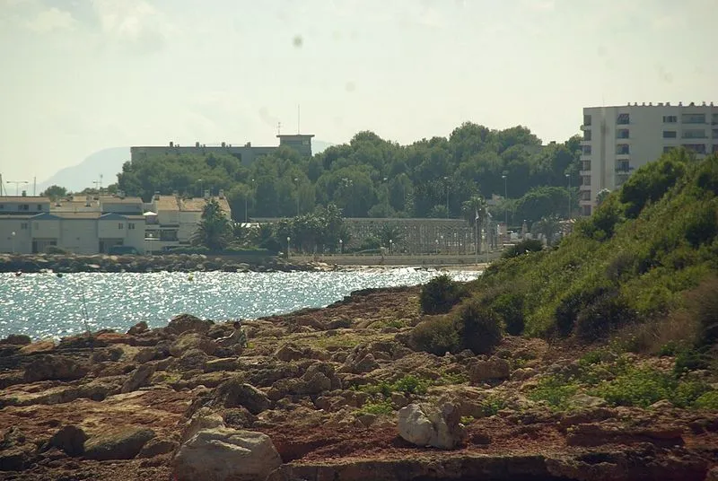 Playa Cala Blanca en Alcalà de Xivert, Castellón — foto 5 de 5