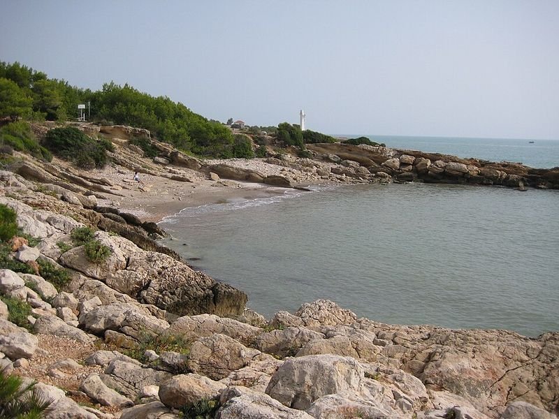 Playa Cala Blanca en Alcalà de Xivert, Castellón