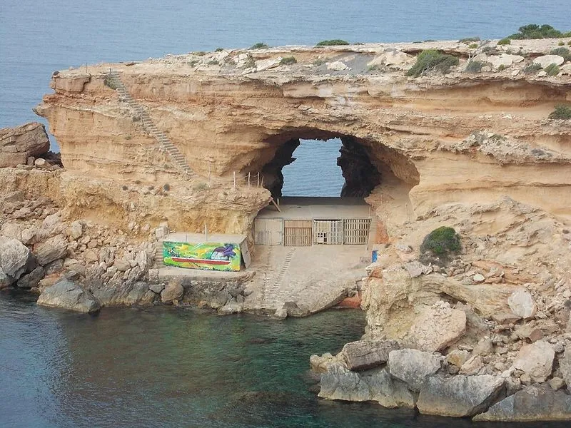 Playa Cala Codolá en Sant Josep de sa Talaia, Islas Baleares — foto 2 de 5