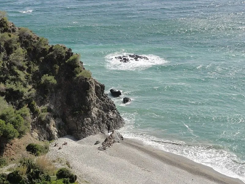Cala de la Torre del Pino en Nerja, Málaga — foto 2 de 5