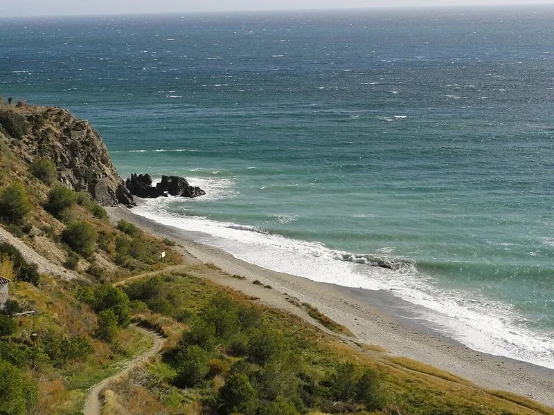Cala de la Torre del Pino en Nerja, Málaga — foto 3 de 5