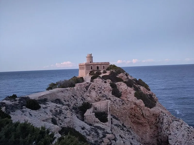 Cala d'Es Jonc en Sant Joan de Labritja, Islas Baleares — foto 1 de 4