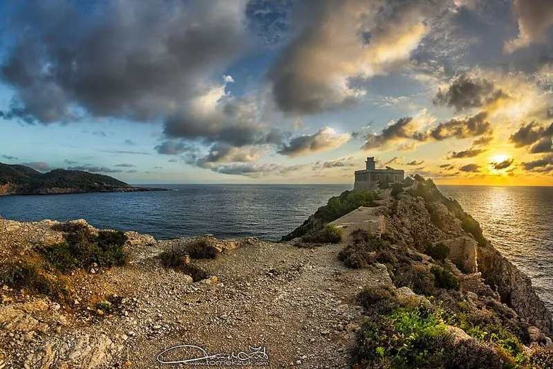Cala d'Es Jonc en Sant Joan de Labritja, Islas Baleares — foto 3 de 4