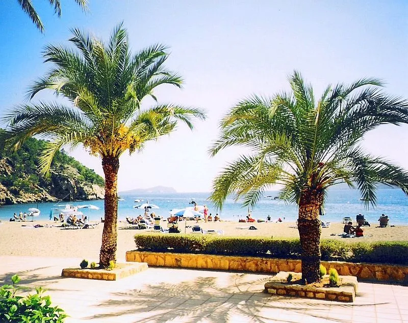 Cala d'Es Jonc en Sant Joan de Labritja, Islas Baleares — foto 4 de 4