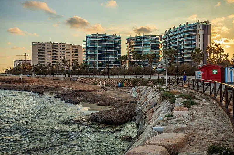 Cala Ferris en Torrevieja, Alicante — foto 3 de 3