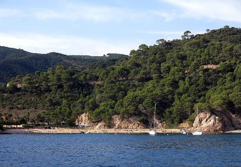 Playa Cala Giverola en Tossa de Mar, Gerona — foto 6 de 7