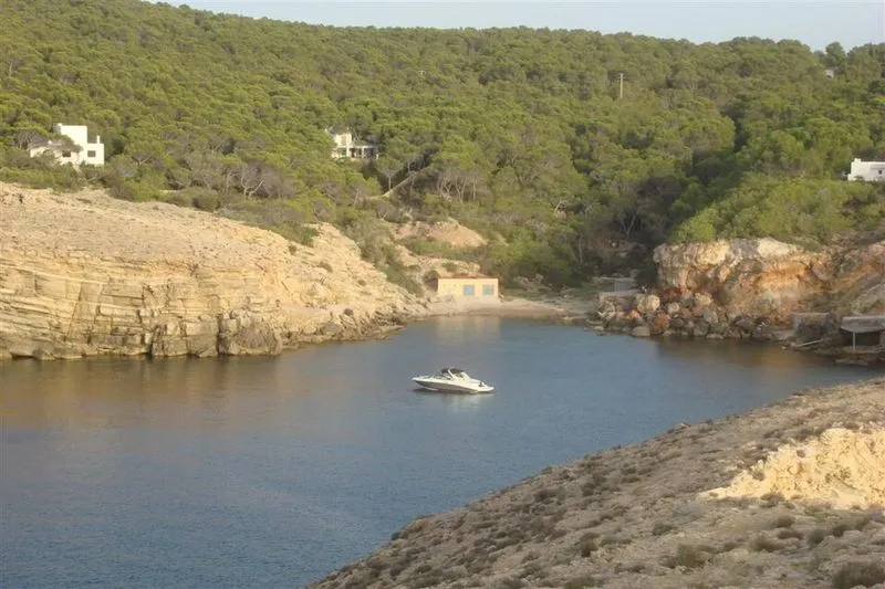 Playa Cala Grasioneta en Sant Antoni de Portmany, Islas Baleares — foto 4 de 5