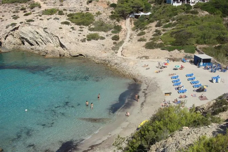 Playa Cala Llentia en Sant Josep de sa Talaia, Islas Baleares — foto 8 de 9