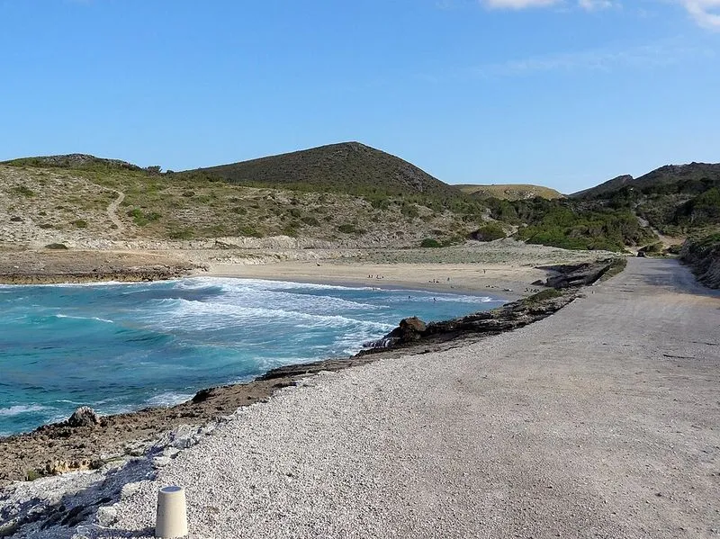 Playa Cala Mitjana en Artà, Islas Baleares — foto 3 de 10