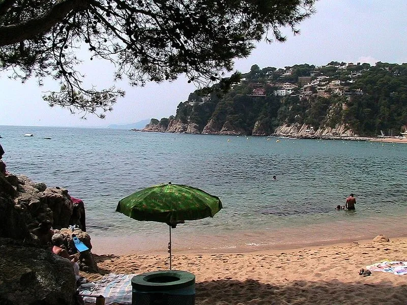 Playa Cala Morisca en Tossa de Mar, Gerona — foto 6 de 7
