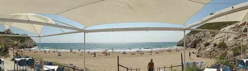 Playa Cala Morisca en Sitges, Barcelona — foto 3 de 7