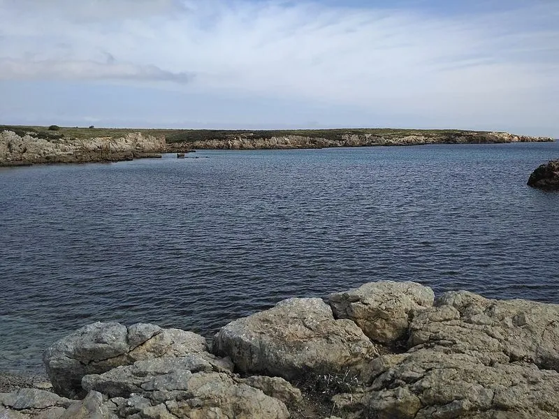 Playa Cala Pudent en Es Mercadal, Islas Baleares — foto 2 de 10