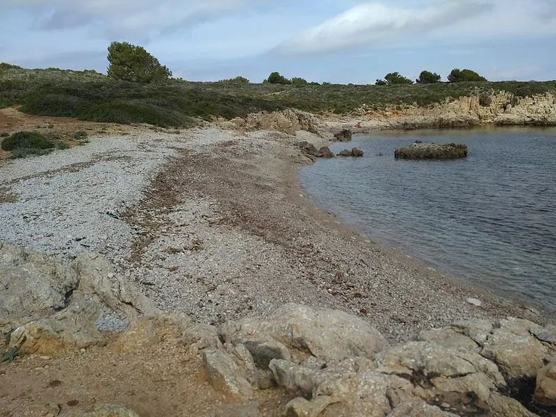Playa Cala Pudent en Es Mercadal, Islas Baleares — foto 4 de 10