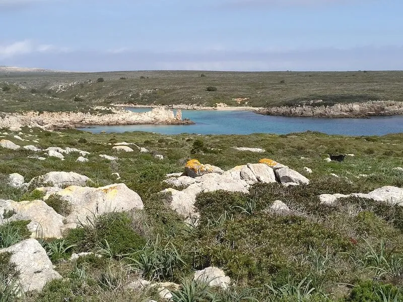 Playa Cala Pudent en Es Mercadal, Islas Baleares — foto 10 de 10
