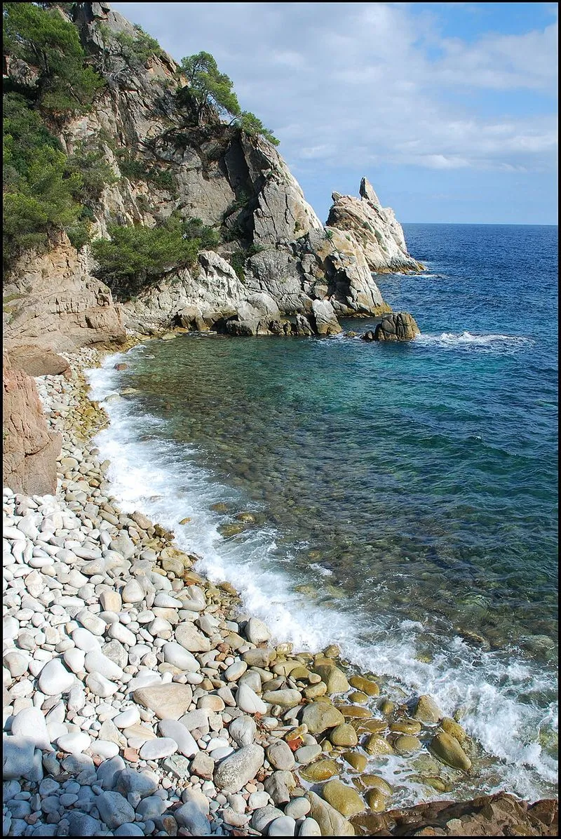 Playa Cala S'Agulla en Blanes, Gerona — foto 5 de 7