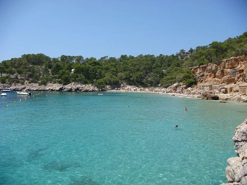 Playa Cala Salada en Sant Antoni de Portmany, Islas Baleares — foto 2 de 5