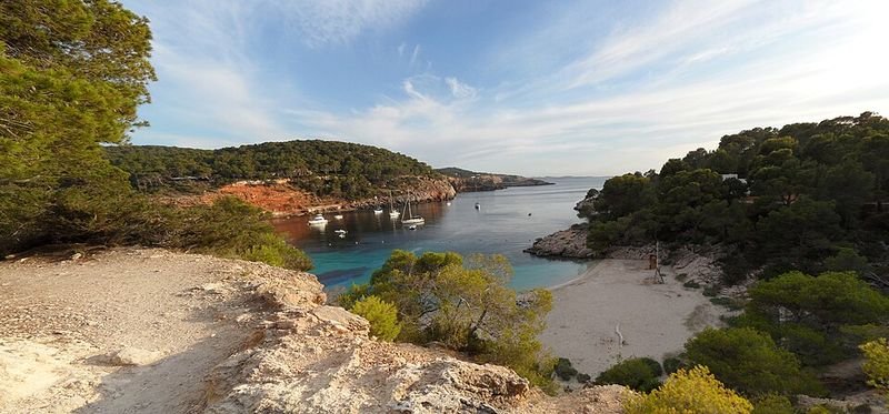 Playa Cala Salada en Sant Antoni de Portmany