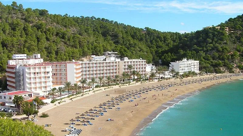 Playa Cala San Vicente en Sant Joan de Labritja, Islas Baleares — foto 6 de 7