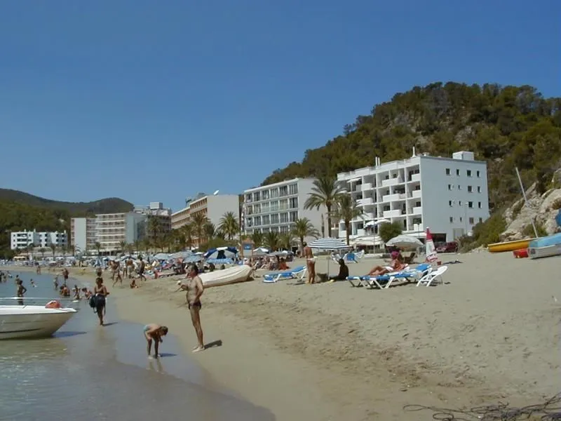 Playa Cala San Vicente en Sant Joan de Labritja, Islas Baleares — foto 7 de 7