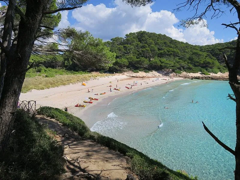 Cala Trebaluger en Es Migjorn Gran, Islas Baleares — foto 2 de 10