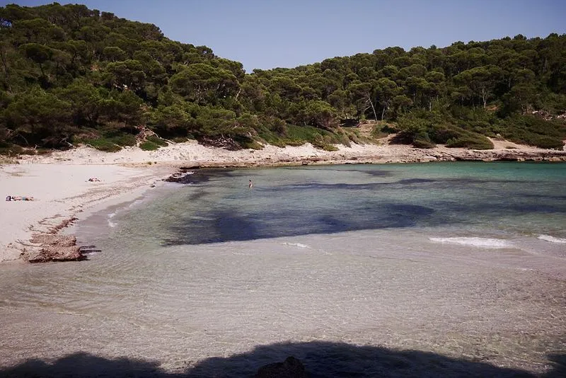 Cala Trebaluger en Es Migjorn Gran, Islas Baleares — foto 3 de 10