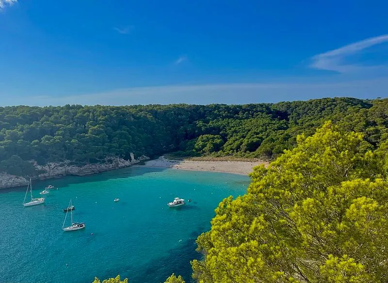Cala Trebaluger en Es Migjorn Gran, Islas Baleares — foto 9 de 10
