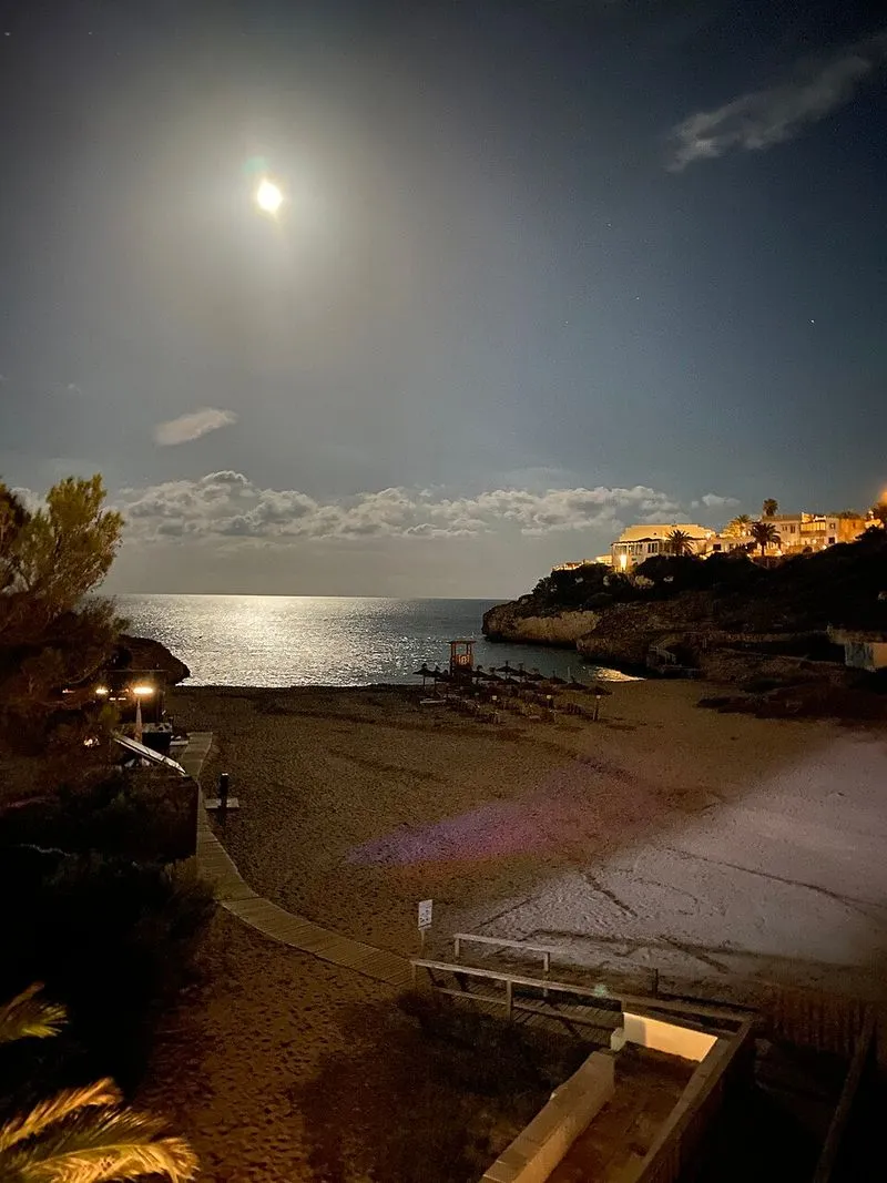Playa Cala Tropicana en Manacor, Islas Baleares — foto 5 de 5