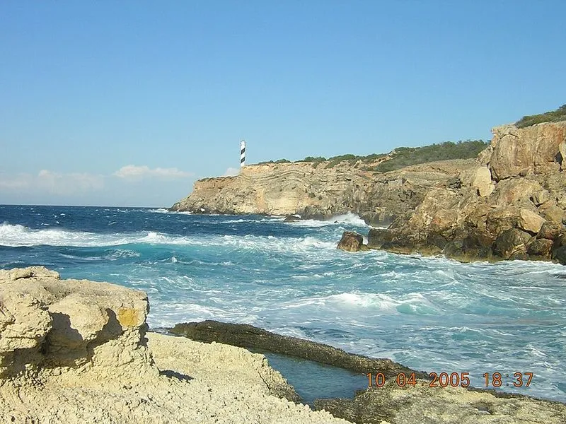 Playa Caló d'En Serra en Sant Joan de Labritja, Islas Baleares — foto 4 de 5