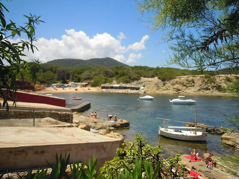 Playa de Canal d'En Martí en Santa Eulalia del Río, Islas Baleares — foto 2 de 4