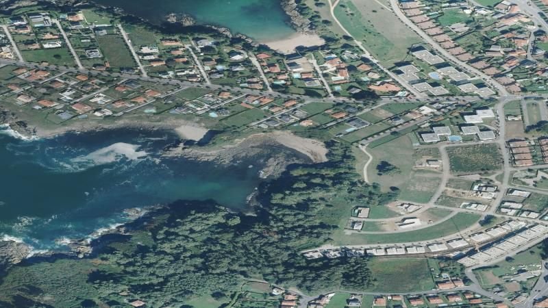 Vista aérea de Playa de Canide en Oleiros, A Coruña