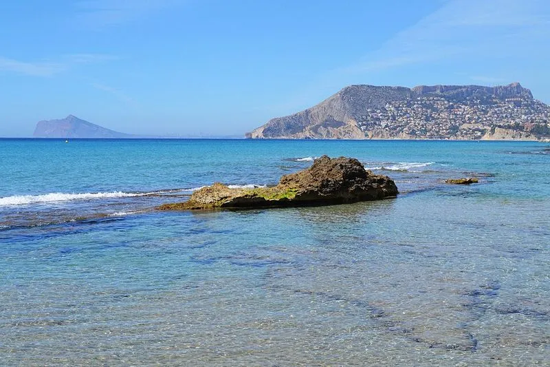 Playa de Cantal Roig en Calp, Alicante — foto 10 de 10