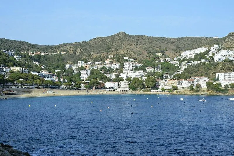 Playa de Canyelles Petites en Roses