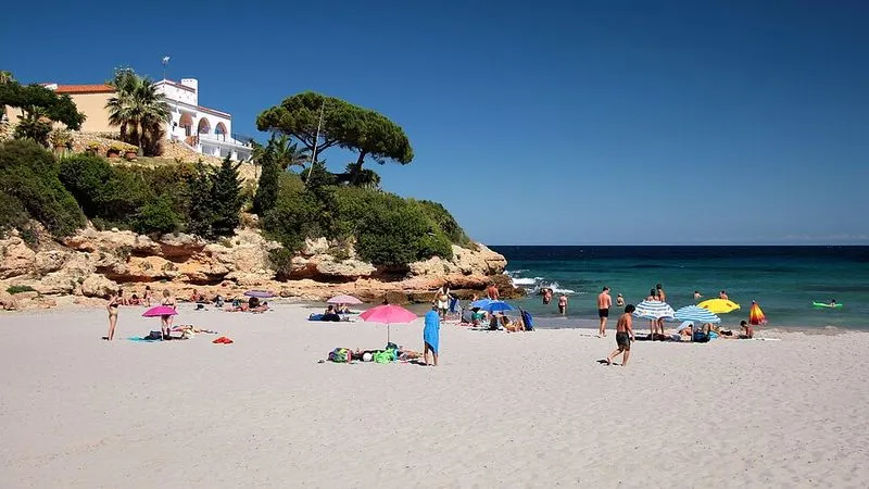 Playa de Chelin en L'Ametlla de Mar, Tarragona — foto 4 de 7