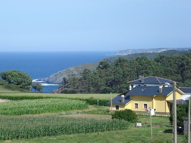 Playa Chousera en Valdés, Asturias