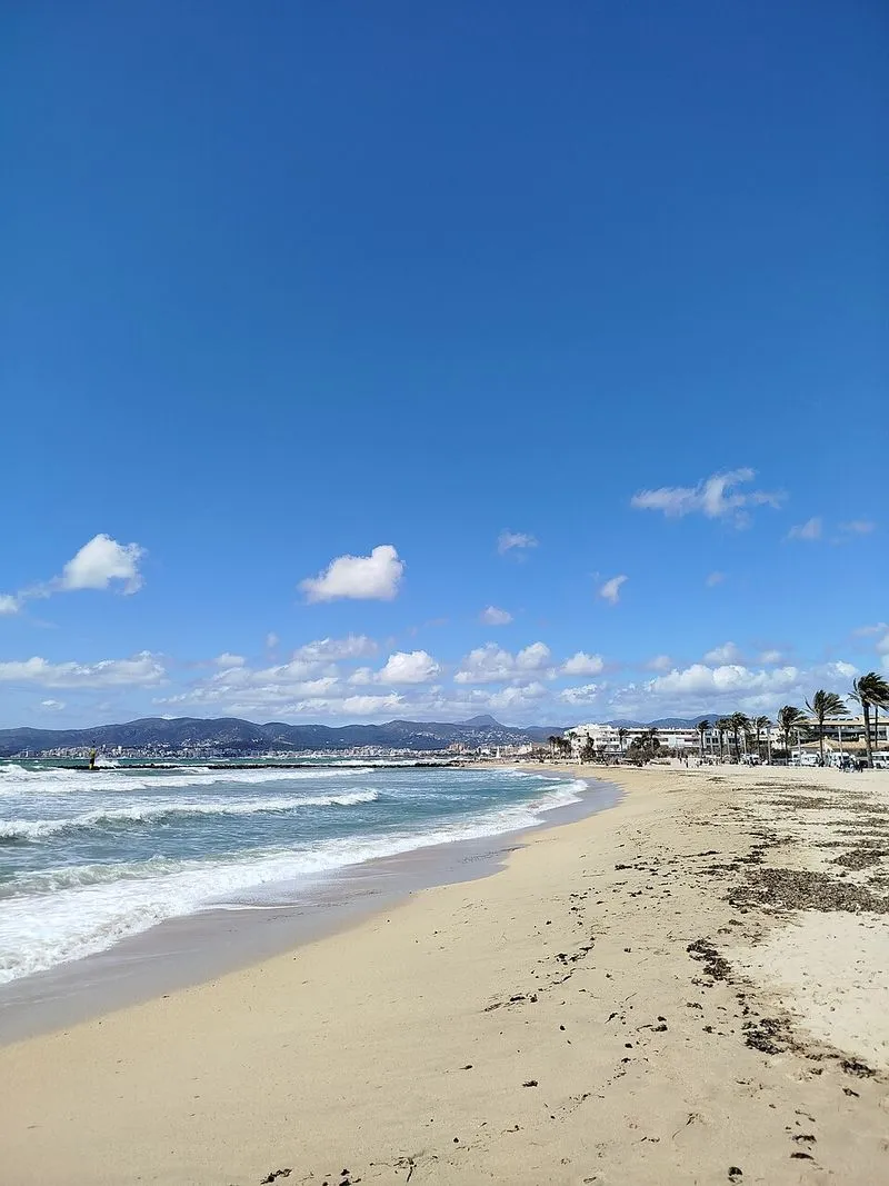 Playa de Ciudad Jardín en Palma de Mallorca, Islas Baleares — foto 4 de 6